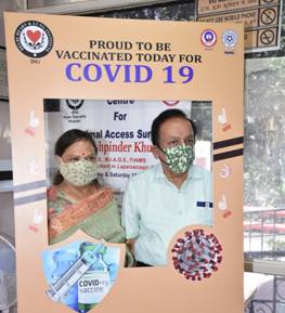 https://foreignpolicywatchdog.com/wp-content/uploads/2021/03/dr-harsh-vardhan-and-smt-nutan-goel-receives-their-second-dose-of-covid-19-vaccine.jpg