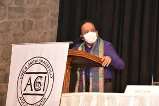 https://foreignpolicywatchdog.com/wp-content/uploads/2021/04/dr-harsh-vardhan-union-health-minister-addresses-the-40th-anniversary-of-age-care-india-and-elders-day-celebrations-1.jpg