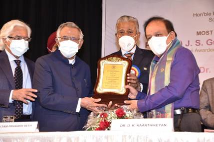 https://foreignpolicywatchdog.com/wp-content/uploads/2021/04/dr-harsh-vardhan-union-health-minister-addresses-the-40th-anniversary-of-age-care-india-and-elders-day-celebrations.jpg