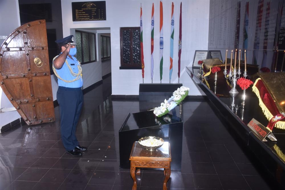 Description: C:\Users\dell optiplex\Downloads\Chief of Air Staff paying homage at Hut of Rememberance (2).JPG