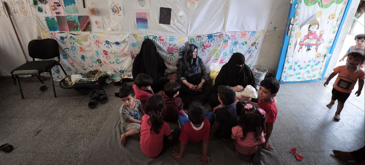 In response to a renewed escalation of violence, a Palestine refugee family find refuge at the UNRWA Beit Lahiya Preparatory Girls’ School in northern Gaza.