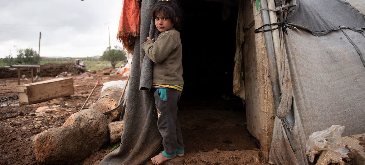 A seven-year-old displaced girl lives in a makeshift camp with her family in southern Syria. (file)