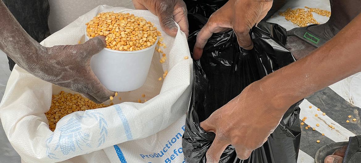 Grain is provided to people in Port Sudan who have fled conflict in Khartoum.