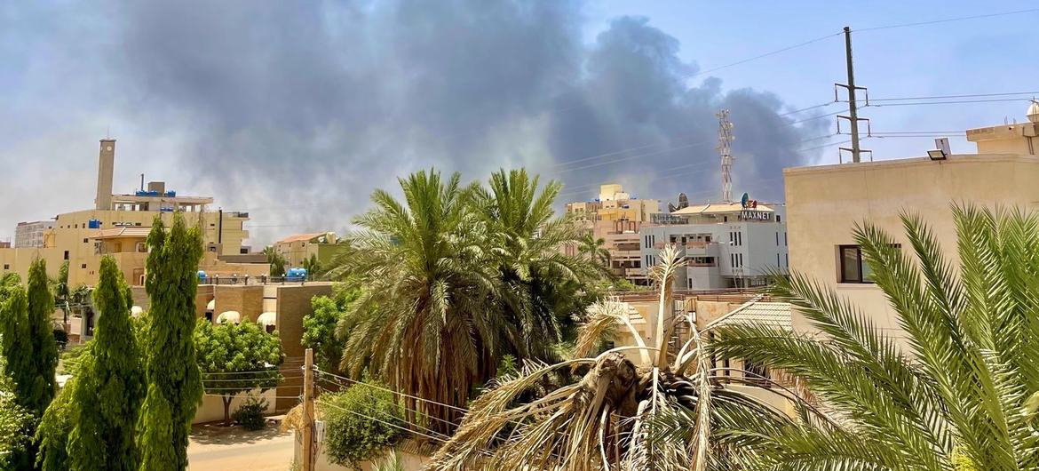 Smoke rises following a bombing in the Al-Tayif neighbourhood of Khartoum, Sudan in April 2023.