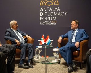 (fr. l. to r.) Abdallah Bou Habib, Minister of Foreign Affairs and Emigrants of the Republic of Lebanon; Xavier Bettel, Minister of Foreign Affairs and Foreign Trade and Minister for Cooperation and Humanitarian Affairs