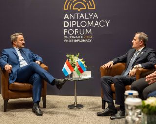 (fr. l. to r.) Xavier Bettel, Minister for Foreign Affairs and Foreign Trade and Minister for Cooperation and Humanitarian Affairs; Jeyhun Aziz oglu Bayramo, Minister for Foreign Affairs of the Republic of Azerbaijan