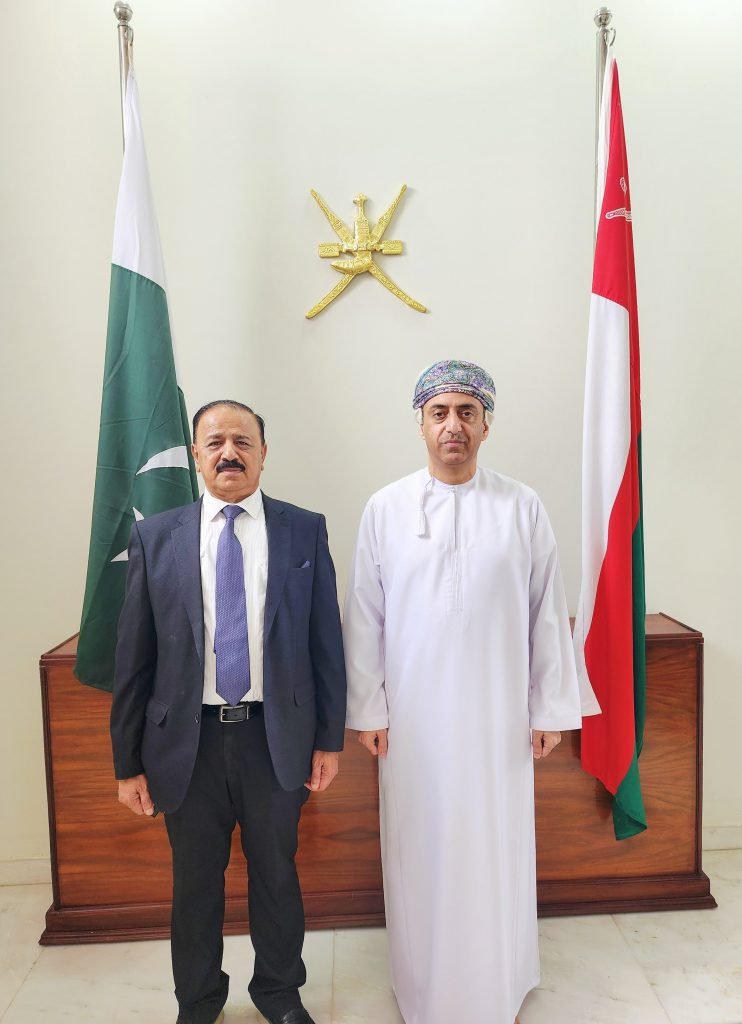 Oman Consular Visit – Education Ties Tested in Karachi Oman Consular Visit – Education Ties Tested in Karachi