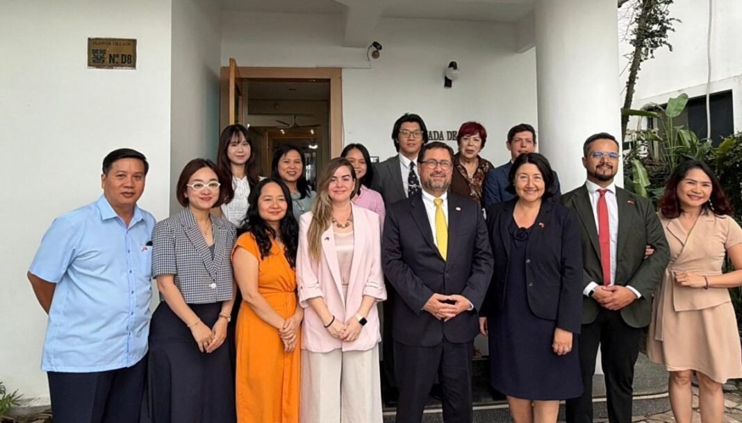 Pérez Mackenna Visits Chilean Embassy in Vietnam – A Quiet Signal of Regional Focus Pérez Mackenna Visits Chilean Embassy in Vietnam – A Quiet Signal of Regional Focus