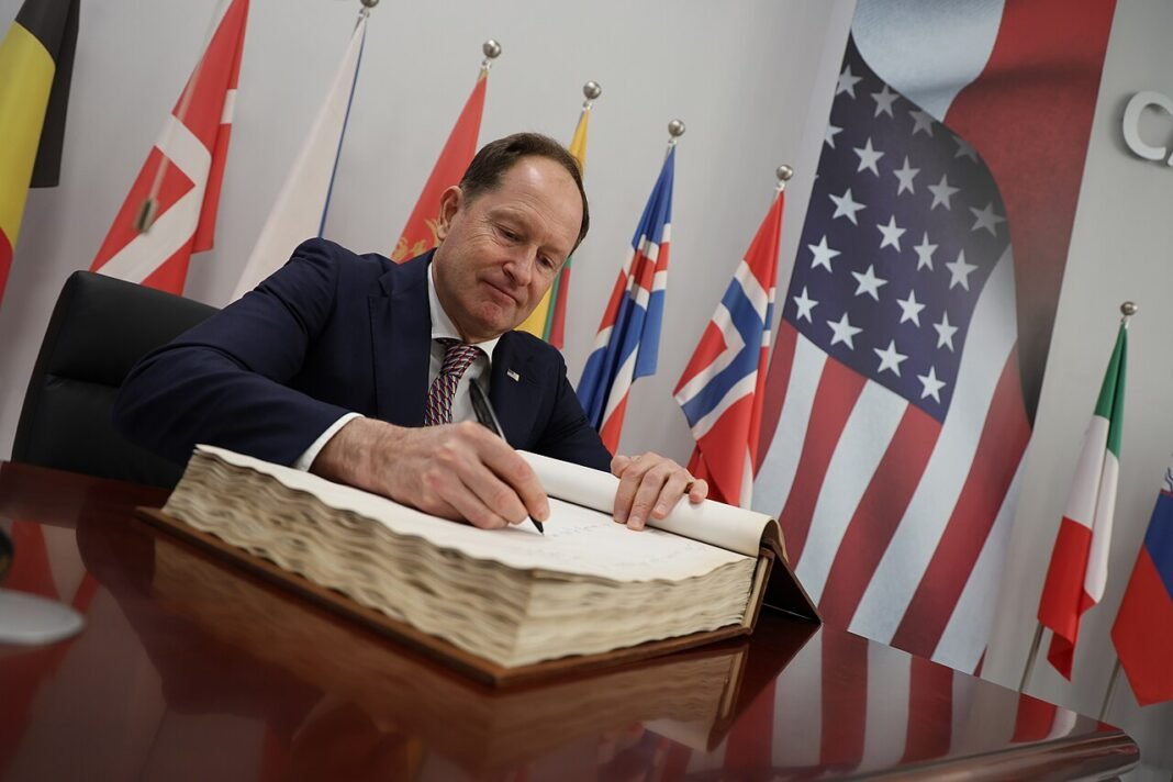 US and Poland Sign $4 Billion Defense Financing Deal US and Poland Sign $4 Billion Defense Financing Deal
