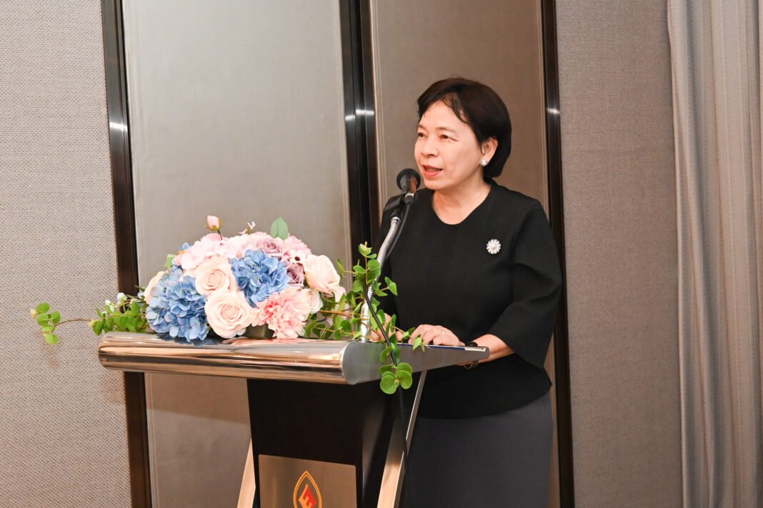 Thai Governor Hosts ASEF Journalists Seminar Thai Governor Hosts ASEF Journalists Seminar