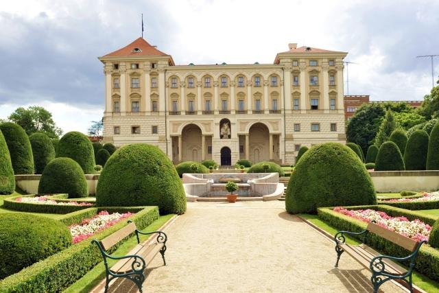 Macinka Meets Safadi to Sign Cooperation Agreements Macinka Meets Safadi to Sign Cooperation Agreements