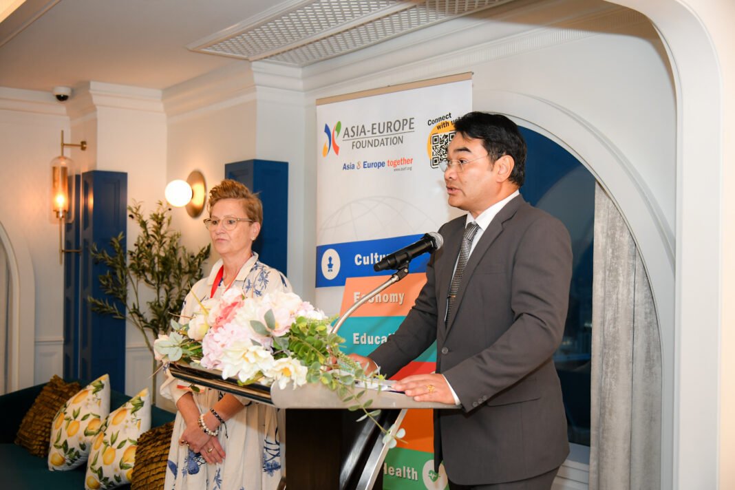 Thai Minister Welcomes ASEAN Journalists at Bangkok Seminar Thai Minister Welcomes ASEAN Journalists at Bangkok Seminar