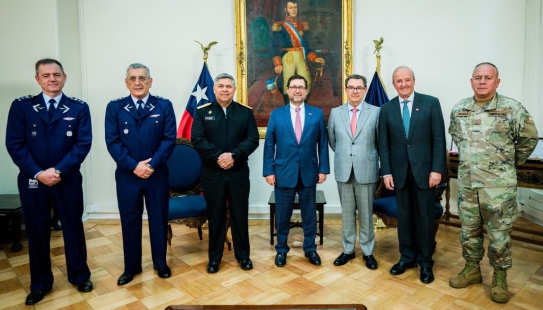 Pérez Mackenna Meets with Council of Ministers Pérez Mackenna Meets with Council of Ministers