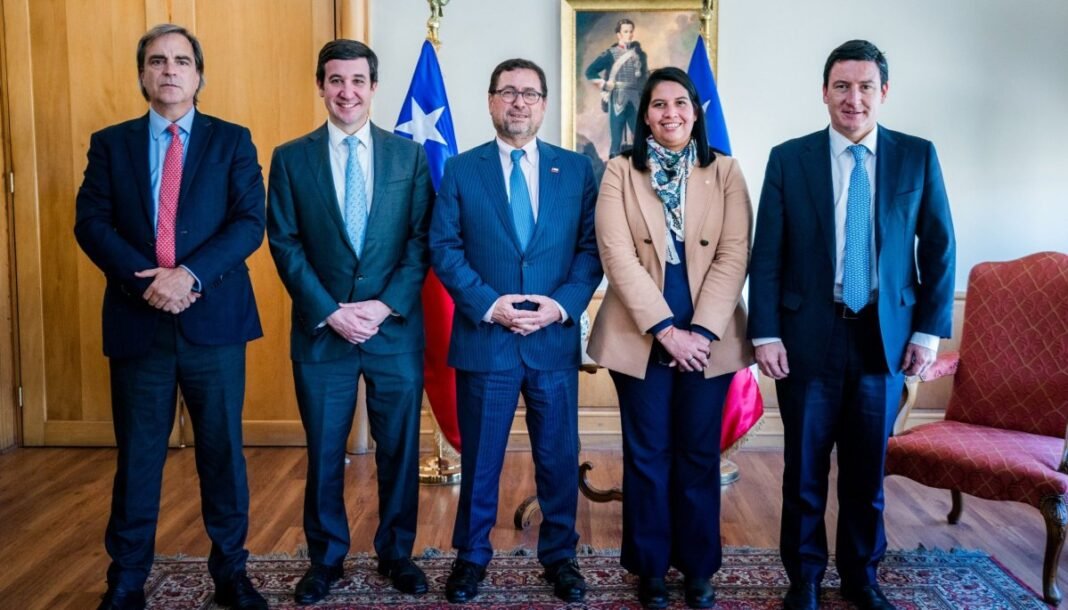 Chile & Bolivia Strengthen Security Cooperation – A New Dialogue Begins Chile & Bolivia Strengthen Security Cooperation – A New Dialogue Begins
