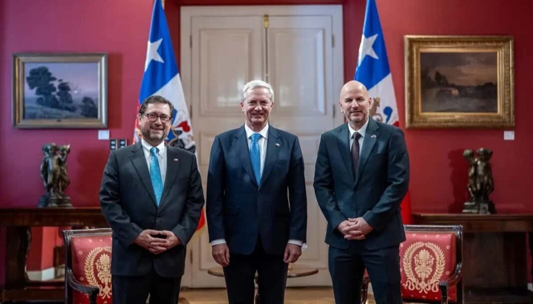 Minister Pérez Mackenna Accompany Kast in Meeting with US Envoy Minister Pérez Mackenna Accompany Kast in Meeting with US Envoy
