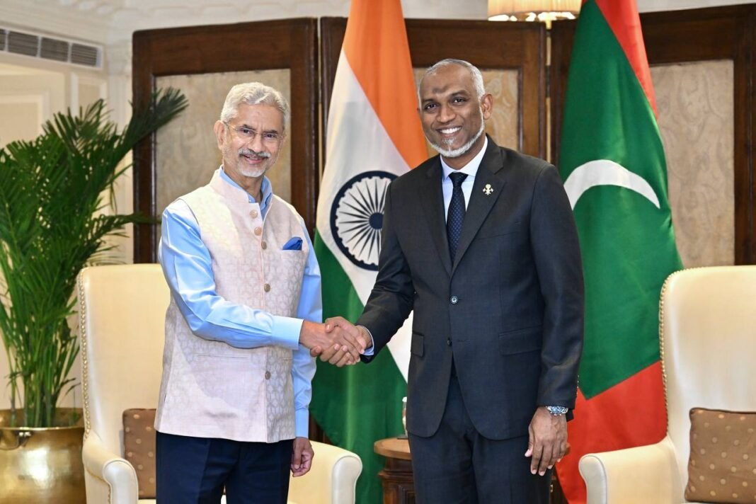 Jaishankar Meets V4 Ministers to Discuss Trade Jaishankar Meets V4 Ministers to Discuss Trade
