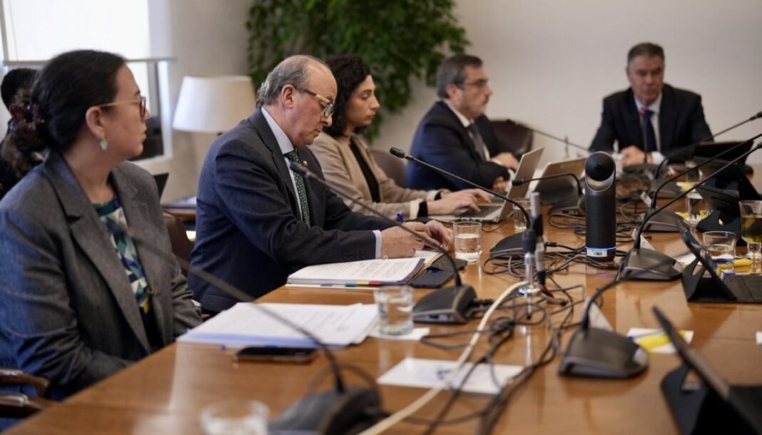 Torres Discusses Legal Assistance Treaty with Senate Committees Torres Discusses Legal Assistance Treaty with Senate Committees