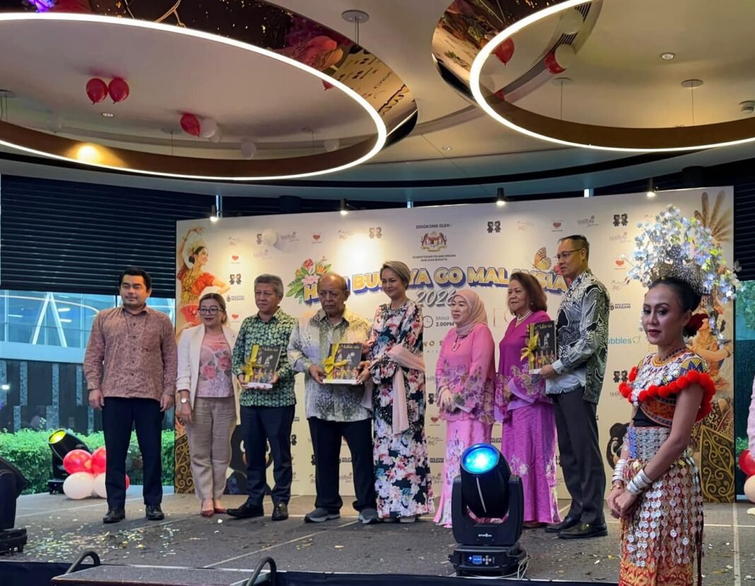 Oman’s Alomar Represents Sultanate at Malaysia Cultural Day Oman’s Alomar Represents Sultanate at Malaysia Cultural Day