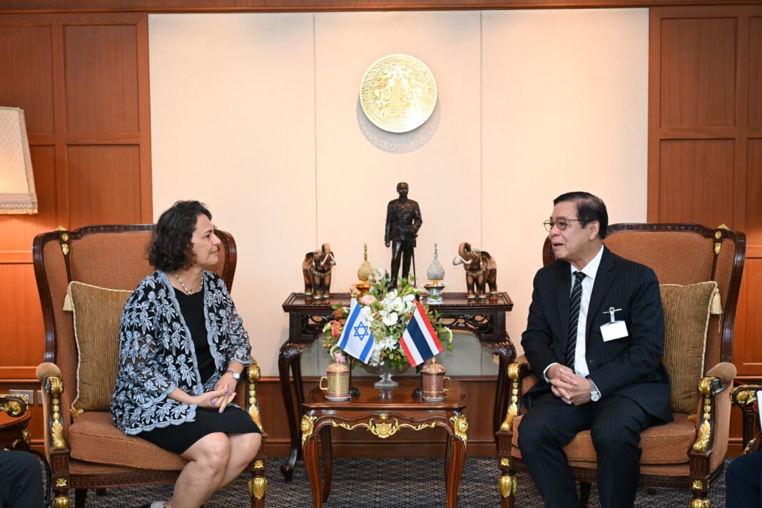 Thai FM Meets Israeli Envoy to Discuss Tourism Cooperation