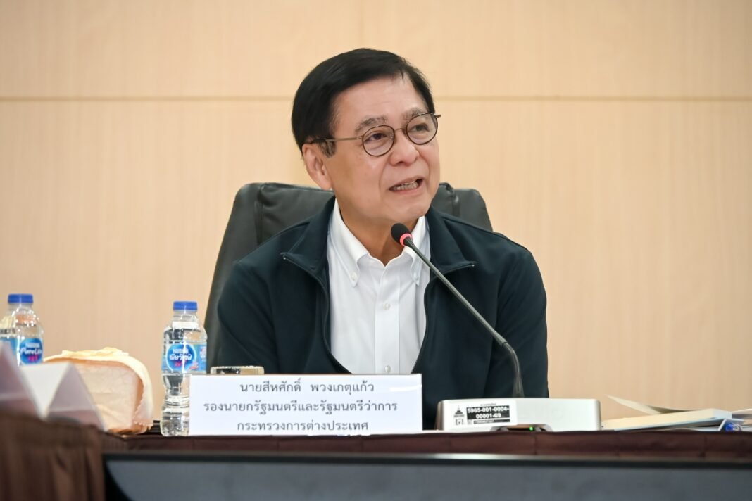 Minister Phuangketkeow Reviews Padang Besar Customs Operations
