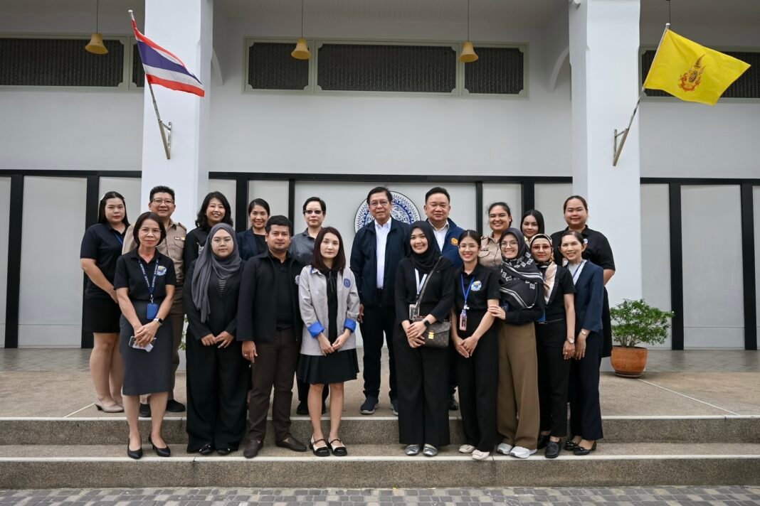 Deputy Prime Minister Visits Songkhla Passport Office Deputy Prime Minister Visits Songkhla Passport Office