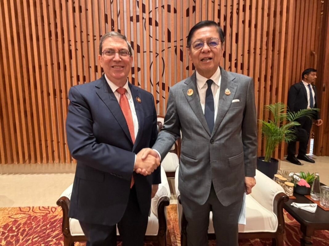 Thailand’s Phuangketkeow Meets Cuban Counterpart at BRICS Summit