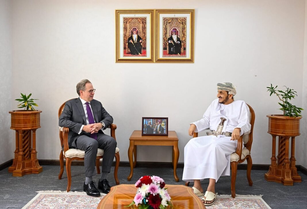 Sheikh Khalifa Meets US Treasury Official