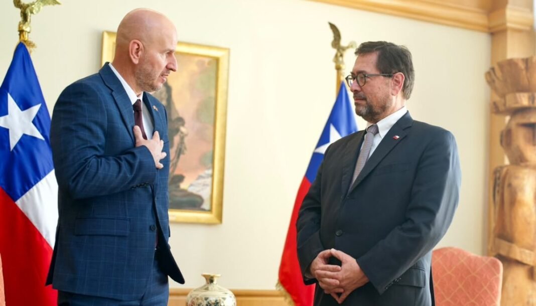 Canciller Pérez Mackenna Receives US Envoy to Discuss 2019 Protests Canciller Pérez Mackenna Receives US Envoy to Discuss 2019 Protests