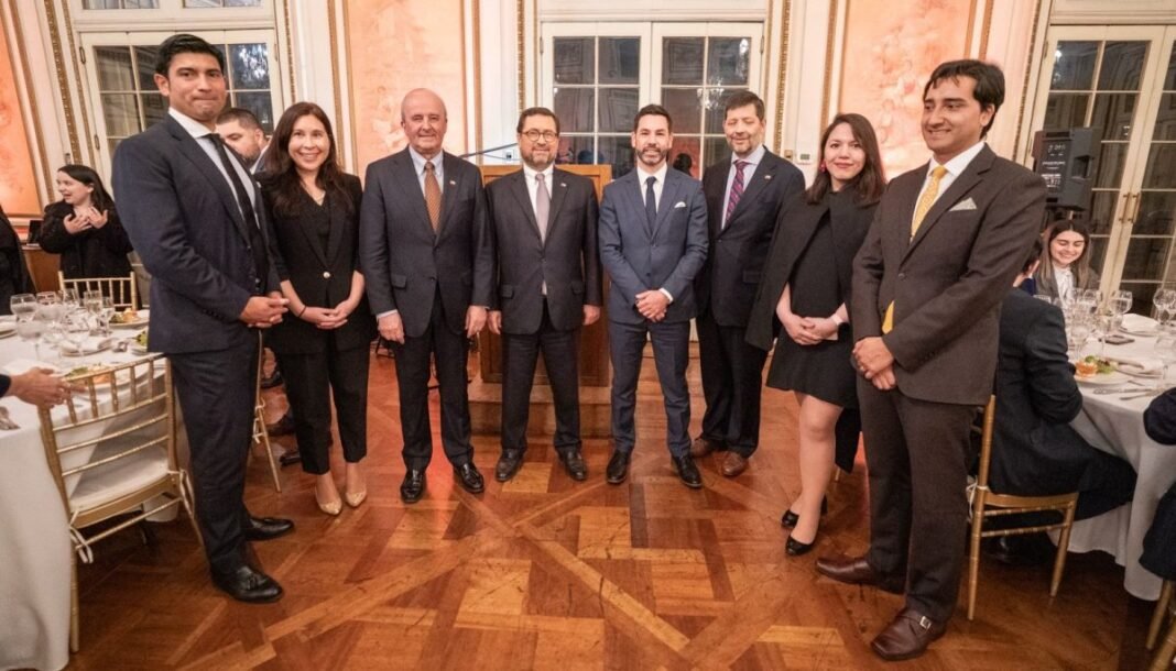 Pérez Mackenna Attends Diplomatic Association Dinner Pérez Mackenna Attends Diplomatic Association Dinner