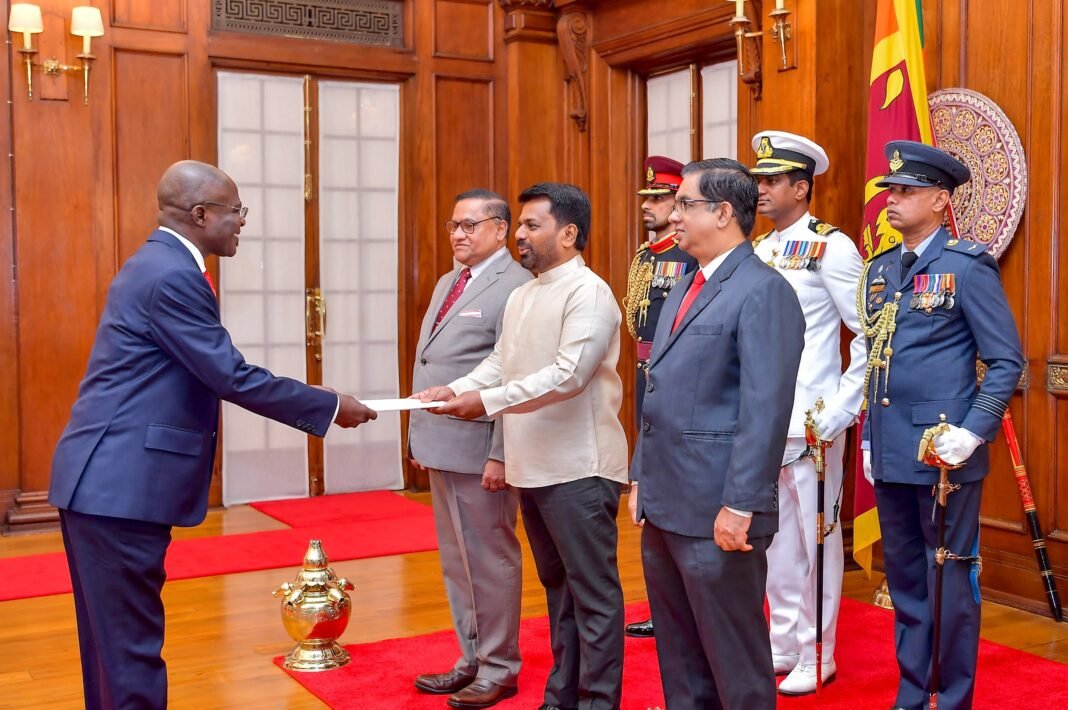 Ghana High Commissioner Presents Credentials to Sri Lankan President Ghana High Commissioner Presents Credentials to Sri Lankan President