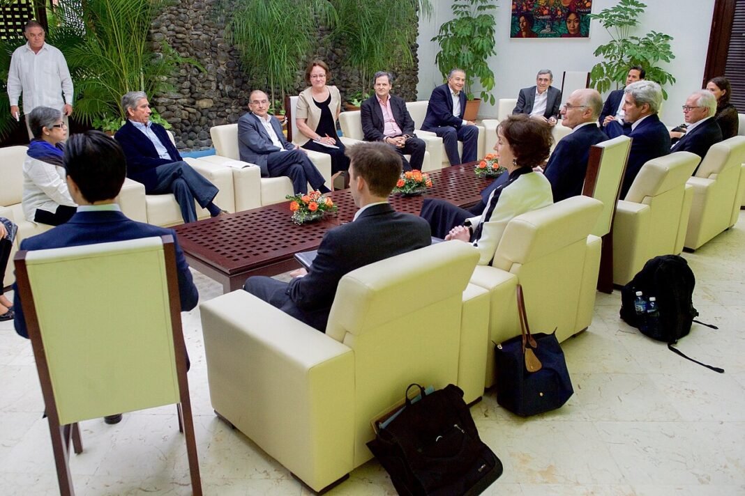 US Envoy Meets Colombian Official to Discuss Rail Funding US Envoy Meets Colombian Official to Discuss Rail Funding