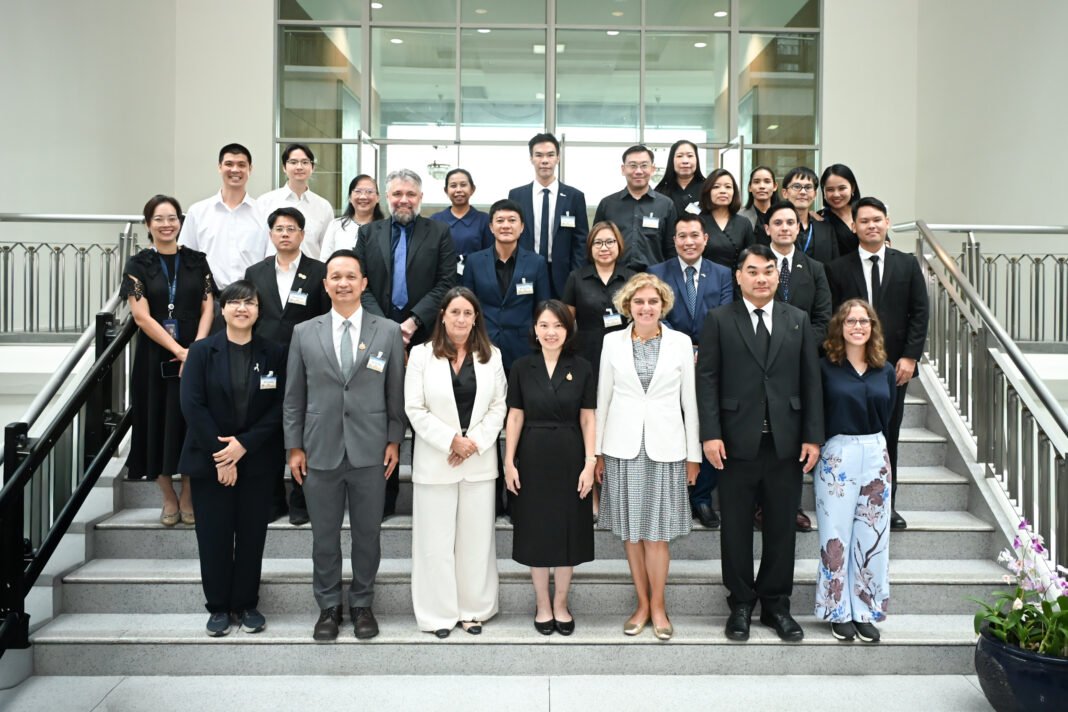 Thai Minister Co-chairs Roundtable on Environmental Regulations Thai Minister Co-chairs Roundtable on Environmental Regulations
