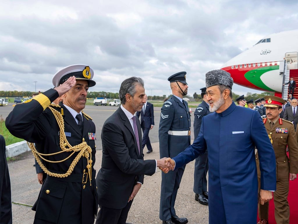 Sultan Haitham Arrives in UK for State Visit Sultan Haitham Arrives in UK for State Visit