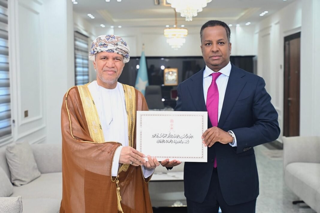 Oman Ambassador Presents Credentials to Somali Foreign Minister Oman Ambassador Presents Credentials to Somali Foreign Minister