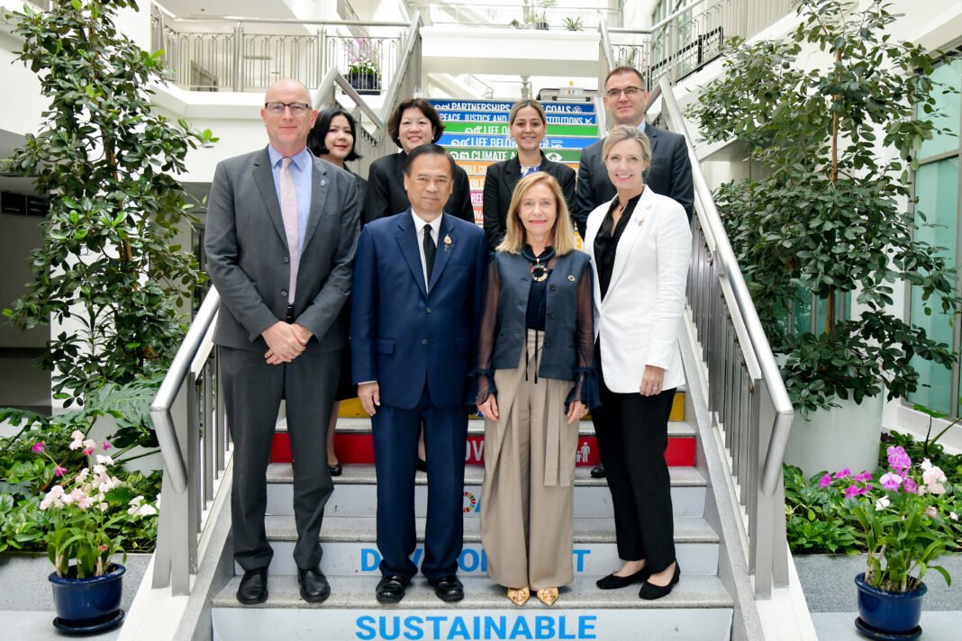 Thailand Vice Minister Meets WMO Secretary-General Thailand Vice Minister Meets WMO Secretary-General