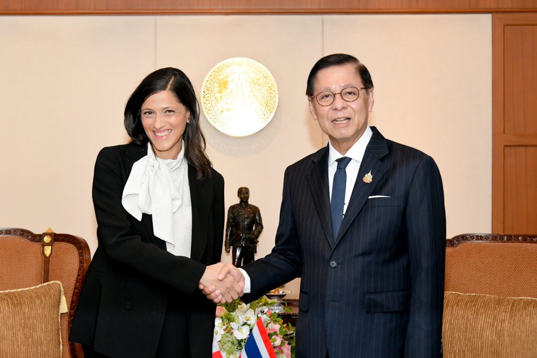 Thai FM Meets French Delegate on Rail, Trade, Energy