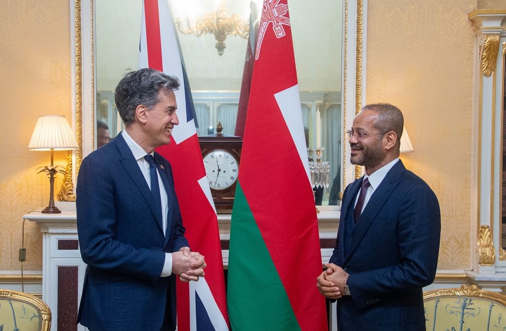 Minister Badr Meets Miliband to Discuss Regional Developments Minister Badr Meets Miliband to Discuss Regional Developments