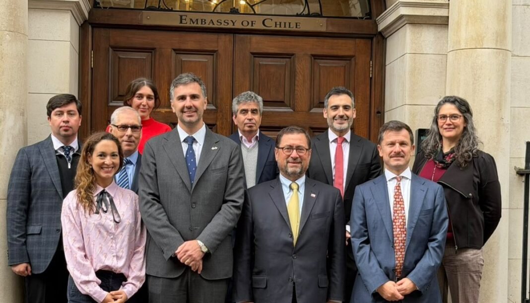 Minister Pérez Mackenna Visits UK Embassy to Discuss Priorities Minister Pérez Mackenna Visits UK Embassy to Discuss Priorities