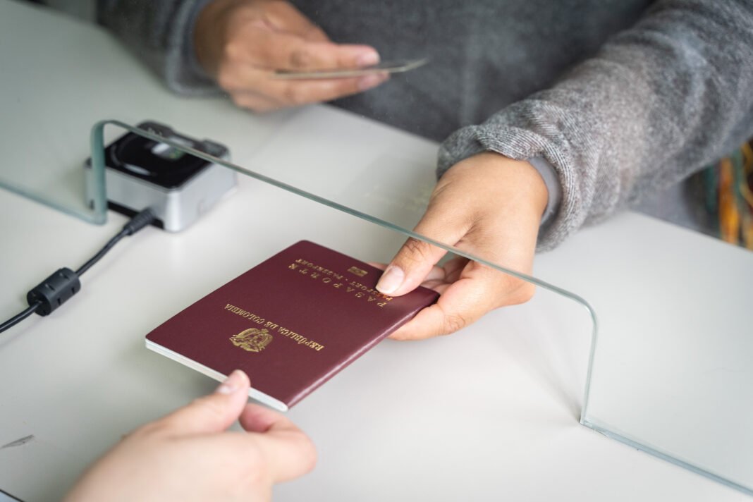 Colombian Ministry Launches Online Passport Renewal Service Colombian Ministry Launches Online Passport Renewal Service