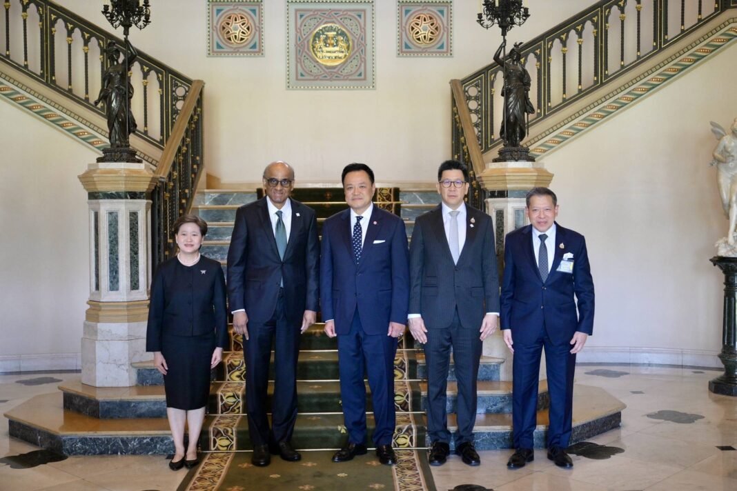 Thai Vice Minister Hosts Singaporean President Thai Vice Minister Hosts Singaporean President