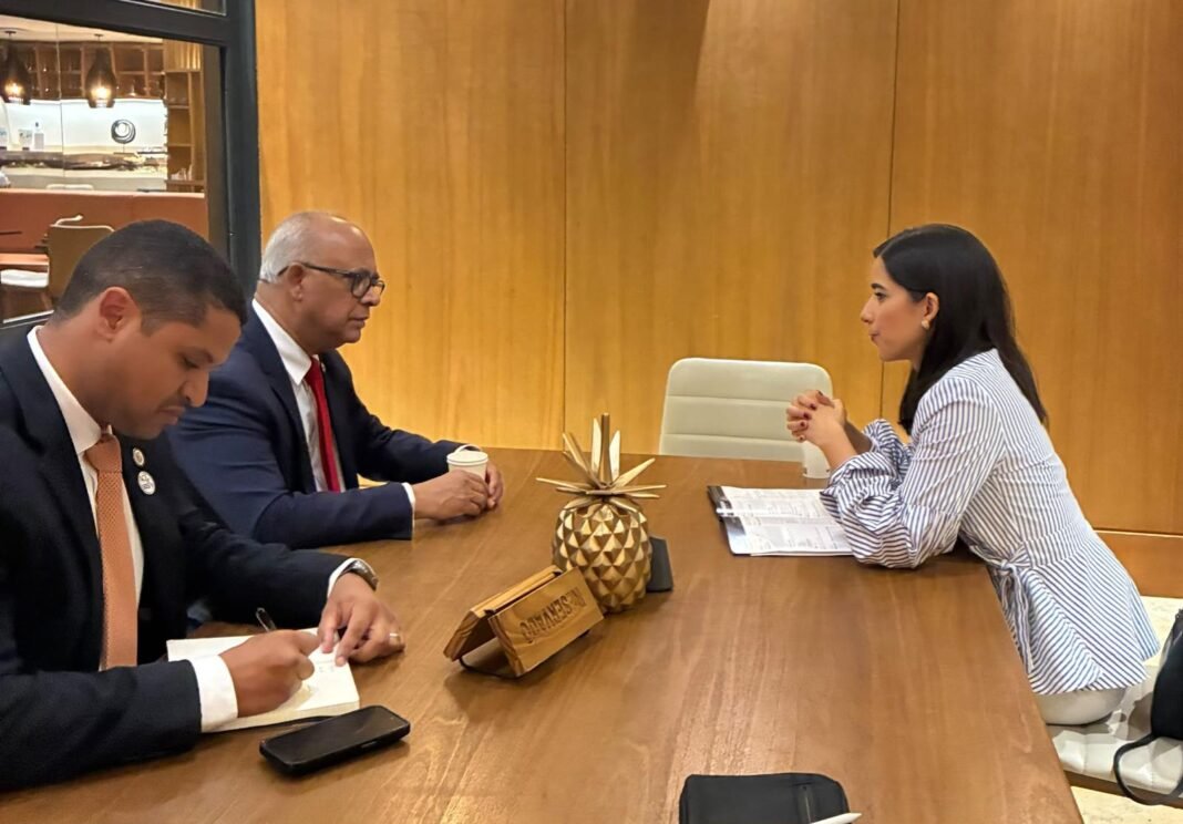 Colombia and the U.S.OEA Analyze Continuity of Anti-Personnel Mine Program Colombia and the U.S.OEA Analyze Continuity of Anti-Personnel Mine Program